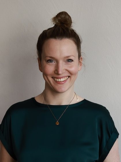 Porträt von Katharina Schett, Coachin für Familienaufstellung und Systemaufstellung in Oldenburg